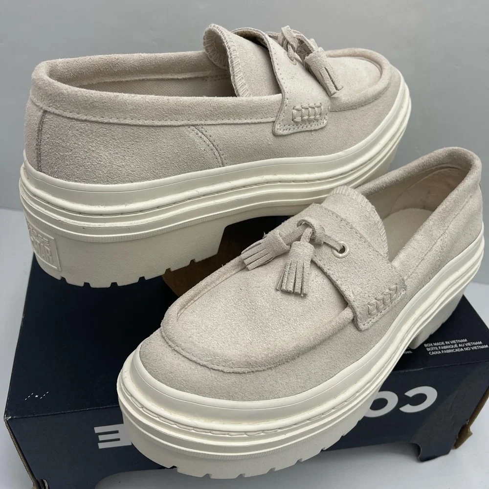 Converse A15553C
CTAS LUGGED HEEL LOAFER OX
LIGHT DUNE/EGRET/LIGHT DUNE Platform - Picture 11 of 16